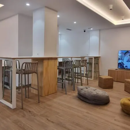 Aloha Surf Hostel-3